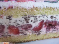 Fotografija recepta: Torta stracciatella z jagodami