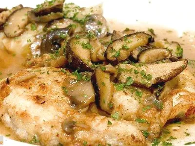 Piščančja prsa z gobami