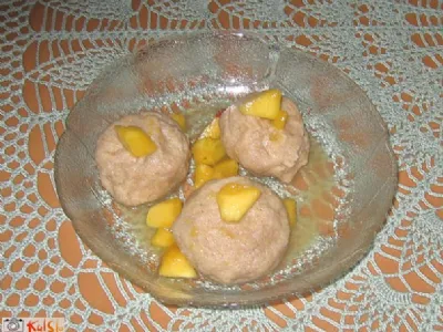 Skutini cmoki z breskvami