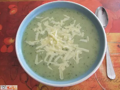 Zelena poletna kremna juha