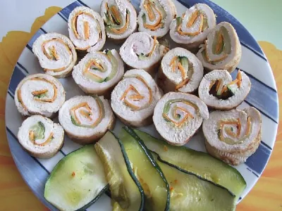 Puranja rulada z bučko in korenčkom