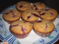 Fotografija recepta: Kokosovi mafini z višnjami