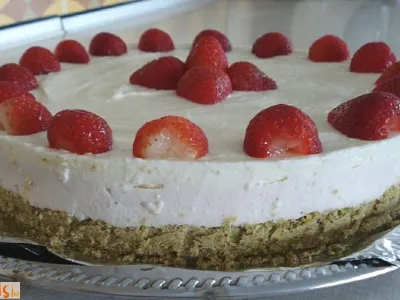 Torta z belo čokolado