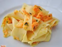 Fotografija recepta: Široki rezanci s korenčkom