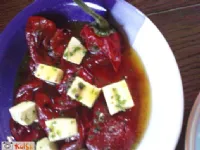 Fotografija recepta: Pečene paprike z vloženim ovčjim sirom