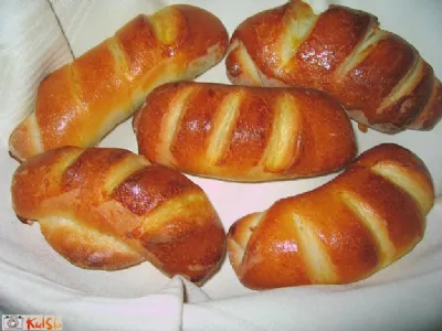 Kvašeni zvitki z zarezami