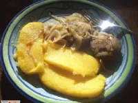 Fotografija recepta: Sveža salama s kisom in čebulo