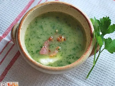 Peteršiljeva juha s pinjolami in slanino MM