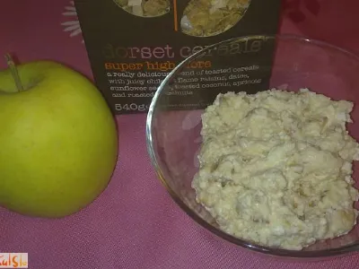 Skuta z jabolkom in misliji