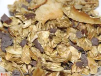 Fotografija recepta: Čokoladna granola s kokosom in mandeljni