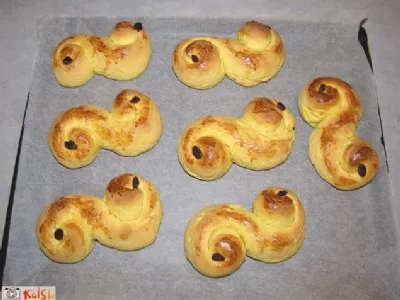 Žafranovo pecivo z rozinami