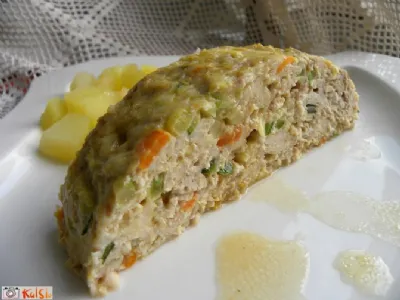 Zelenjavno mesna pečenka z mladim krompirjem