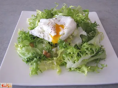 Lionska solata (fr. salade lyonnaise)