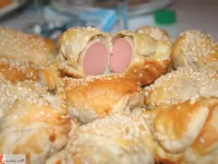 Fotografija recepta: Hrenovke v listnatem testu