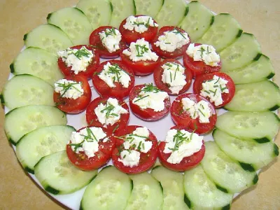 Poletna solata "Ala fasulas"