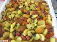 Fotografija recepta: Pisana ponev z mladim krompirjem