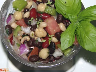 Solata štirih fižolov