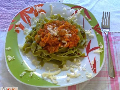 Makaroni z mesnimi kroglicami