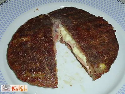 Aleševa polnjena pleskavica