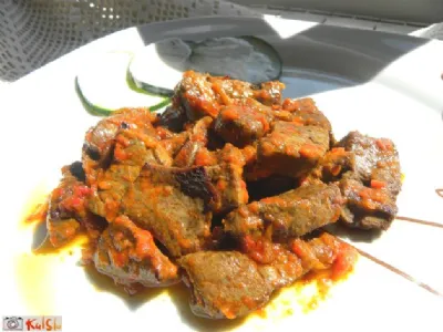 Sočna jetrca z ajvarjem