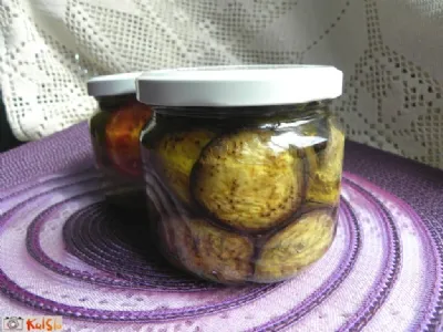 Vloženi pečeni jajčevci in feferoni