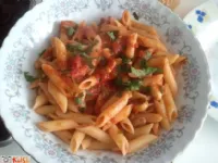 Fotografija recepta: Testenine s šampinjoni v paradižnikovi omaki