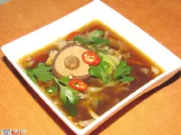 Fotografija recepta: Zelenjavna miso juha s šitakami in rdečo kvinojo