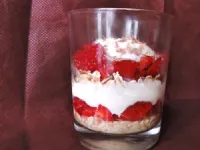 Fotografija recepta: Jagodni jogurt parfait