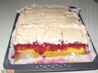 Fotografija recepta: Biskvitne rezine z malinami