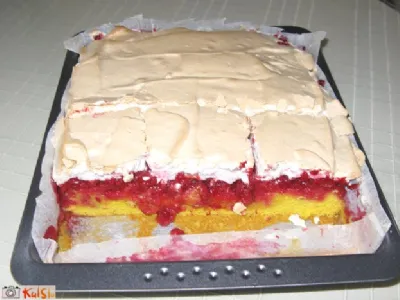 Biskvitne rezine z malinami