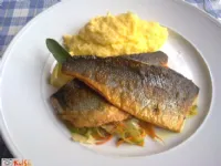 Fotografija recepta: File brancina s parmezanovo polento in sotirano zelenjavo