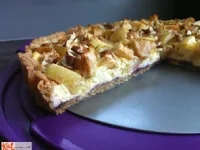 Fotografija recepta: Skutino-jabolčna pita z lešnikovim posipom