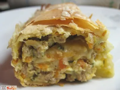 Mesno-zelenjavni zavitek