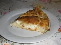 Fotografija recepta: Sirov burek s kislo smetano