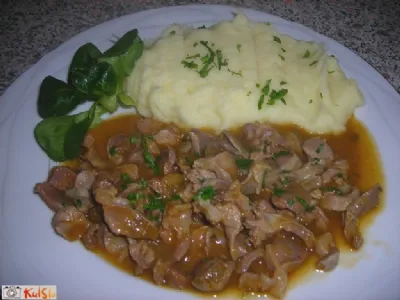 Piščančji želodčki v omaki