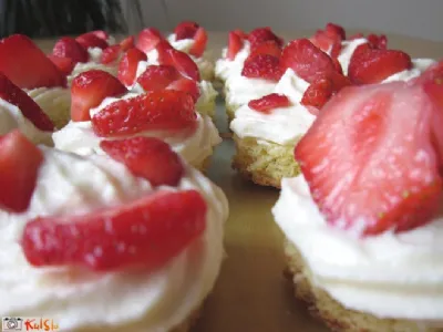 Mala jagodna mascarpone tortica