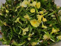 Fotografija recepta: Regratova solata s trobenticami