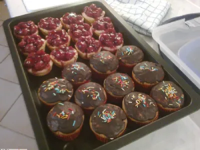 Skutina pita z višnjami/marelicami