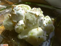 Fotografija recepta: Cvetača v jogurtovi omaki s sezamom