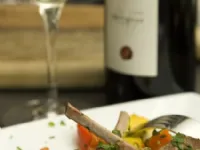 Fotografija recepta: Marinirani jagnječji kotleti z zelenjavo in polento