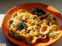 Fotografija recepta: Testenine s kozicami in krompirjem