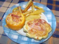 Fotografija recepta: Polnjene bučke in paprike s pečenim krompirjem