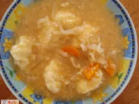 Fotografija recepta: Repina "mineštra" z jogurtovimi žličniki