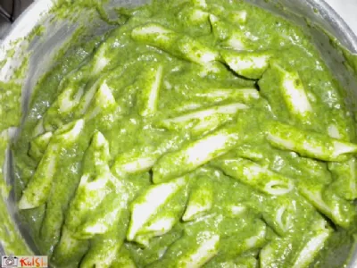 Makaroni s špinačo