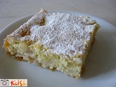 Jabolčni kolač s kokosom