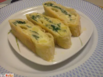 Špinačni zavitek s krompirjem