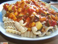 Fotografija recepta: Polnozrnate testenine z zelenjavno omako