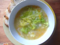 Fotografija recepta: Krompirjeva juha z ohrovtom (veganska)