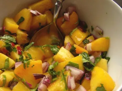 Salsa iz breskev (veganska)