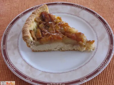 Jabolčna pita z marelično marmelado